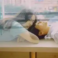  情侣图片一个是影子,另一个非常清晰求一张情侣头像,怎么弄的