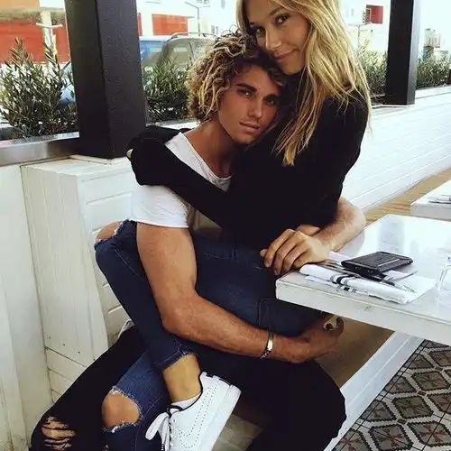  炫爱人的季节又来了,预计本周末单身狗会阵亡一片