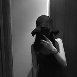 黑白系男女头像若不同心,岂能同行