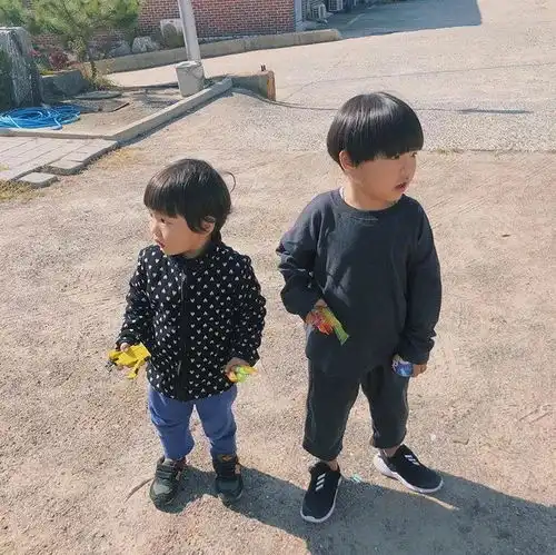  韩国初代童颜网红,148cm的超矮模特,嫁给18岁高中生,如今复出仍被喷惨了结婚