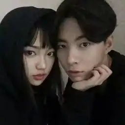  超拽甜蜜个性情侣头像合照一人一张总是想莫名其妙的关心你