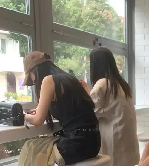 真的分手了杨幂七夕陪闺蜜逛街,魏大勋近况疑证实