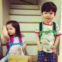  适合做微信封面的情侣吻图片