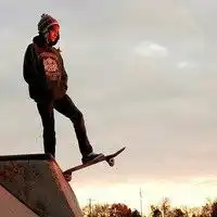  欧美混搭女生头像一个人的歇斯底里