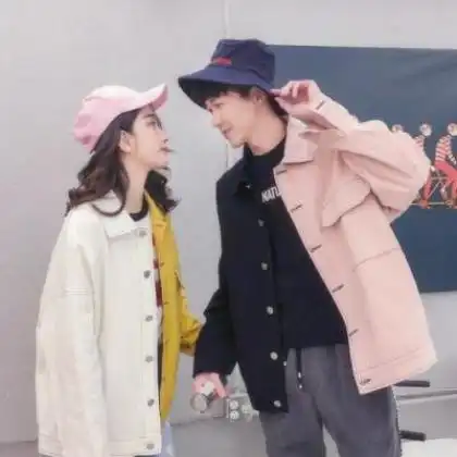  亲亲情侣头像两人两张,送给幸福甜蜜的情侣专用的