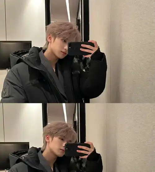  严浩翔又换新发型头发染黑了,还剃了鬓角,太短了