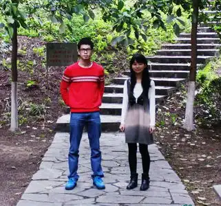  大学情侣相衣为命大玩换装