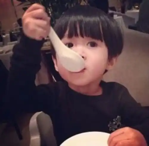  求这两张小孩情侣头像的大图