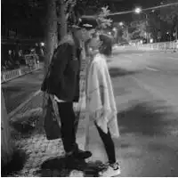  求一对两张情侣侧面黑白头像,越多对越好