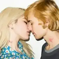  姐要一对欧美情侣头像,记住是欧美,十万火急