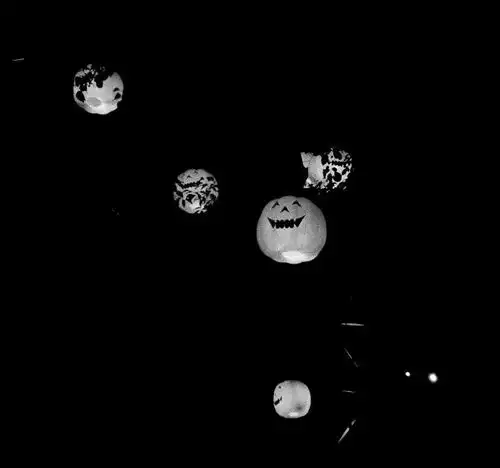  有哪些看起来阴暗压抑的头像或者图片