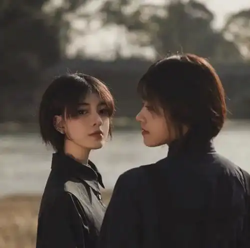 姐妹成对,快乐加倍