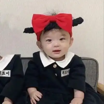  2020儿童节情侣萌娃头像男女各一张搞怪萌娃情侣头像