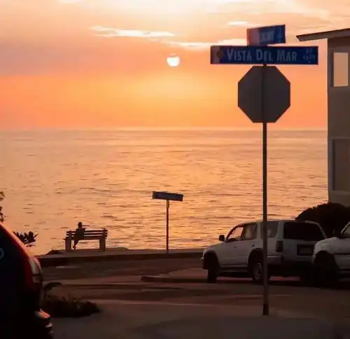  我打碎了夕阳文案.