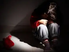 没人性中国情侣在澳虐待男童,孩子被折磨到奄奄一息
