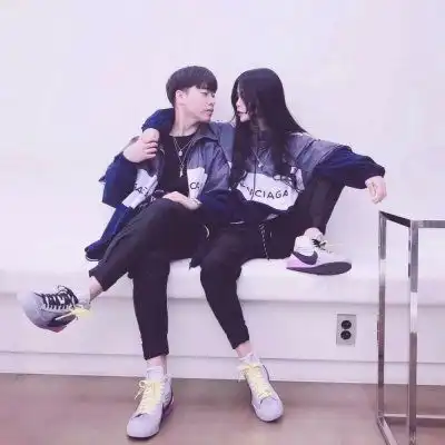  搞笑一对情侣头像爱情加糖