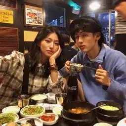  幸福搞怪情侣头像一对一人一张感情这东西我拿不稳