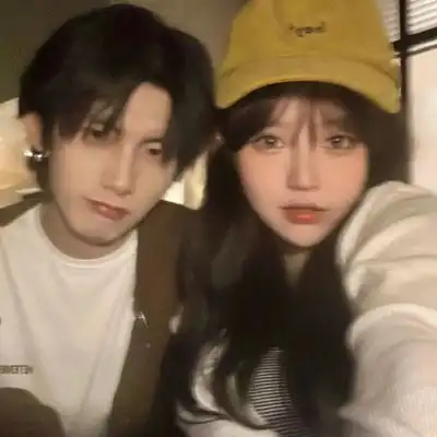  2023最新温馨真人情侣头像