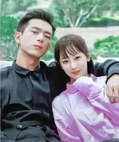  王俊凯中了李现杨紫的毒连穿衣都模仿两人确认上头姐妹