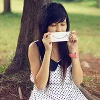  唯美意境的女生扣扣头像时间在走,人的心也在走