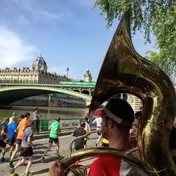  报名倒计时巴黎马拉松卢浮宫凯旋门巴士底狱...你所知道的巴黎,都在赛道上