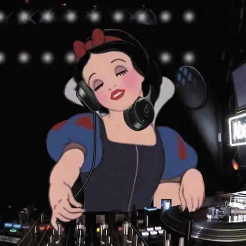  大家有没有那种可爱又搞怪的公主头像