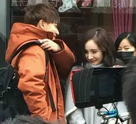  黄子韬杨幂组cp被指画风不搭