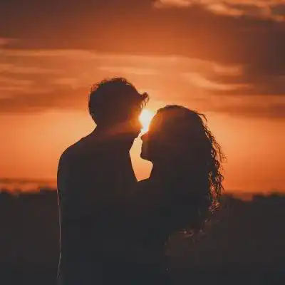  男人和女人在一起了,却各自有家室,记住这3点,就会幸福