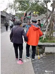  女孩为外公外婆拍的小清新情侣照火了岁月静好,爱你如初视频