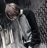  找下跟这个图片配对的情侣头像