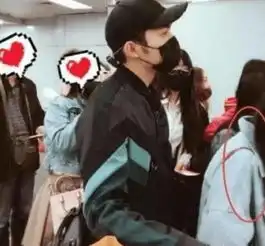  杨幂的工作室喜事连连,办公室恋情遭曝光,两人暧昧却忘记拉窗帘