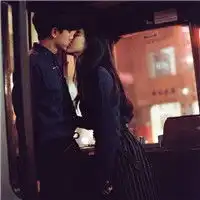  followmekissme一吻定情情侣头像