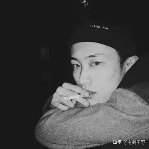  有没有性感不失高级的情侣头像