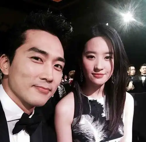  中韩网红情侣分手因女方决定回中国男方留韩国,交往4年已同居