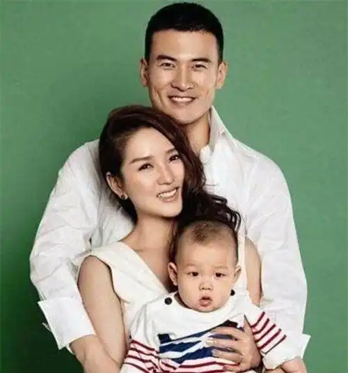  何洁畅想跟刁磊晚年环游世界沈凌你四个孩子将来孙子够你带