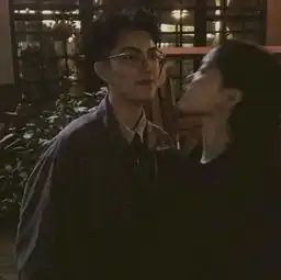  最近人心情侣头像火了人心变得真快啊,我赶不上也抓不紧