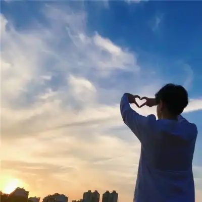  陪伴是最长情的告白也是最深情的情侣头像我要个性网