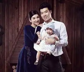  黄毅清改微博头像暗示复合黄奕否认向前走才会遇见最好的自己