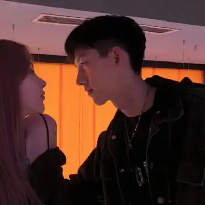  干净ins小众干净唯美一对两张情情侣头像我要个性网