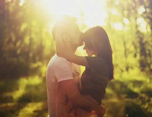  谁有qq情侣头像,不带字的,一难一女,有的发给我,急求