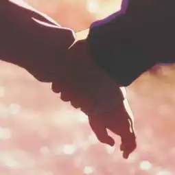  请大家找找这张情侣头像的另一张谢谢大家