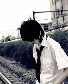  帮我找一张女生的头像和这张男生的是情侣的只要找和这张配对的不要其他的推荐谢谢