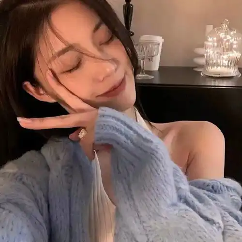  今日头像明明可以靠颜值偏偏却要工作