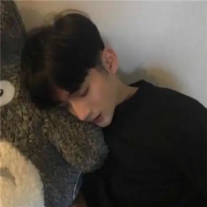  男生头像冷酷帅气,冷酷的男生我只能远远的望着