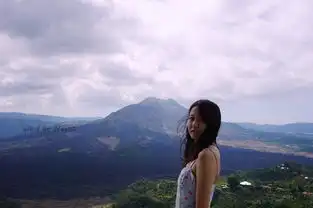  性感美女巴厘岛秀大长腿,邂逅万种风情,静赏美景,附比基尼照