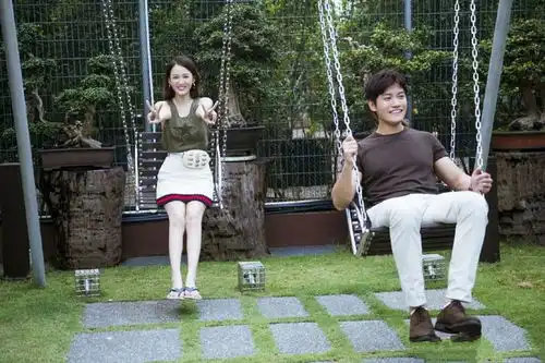  王子文恋爱了被拍与吴永恩聚餐后同回酒店,私下同游三亚