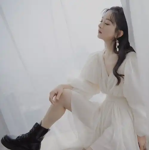  赵丽颖参加综艺连引三次争议,实情让人心疼,只怪赵丽颖名气太高