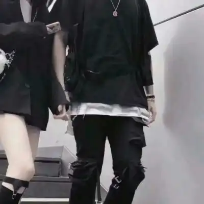  最火牵手情头半身部位或只有手