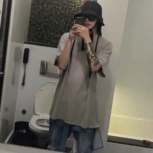  微信头像卡通动漫情侣头像一人一半,超nice的情侣头像,赶快换起来吧