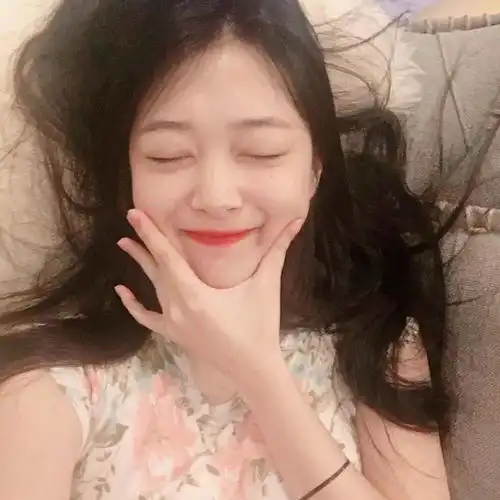  为什么这女爱豆才17岁就被嘲油腻明明很娇媚啊